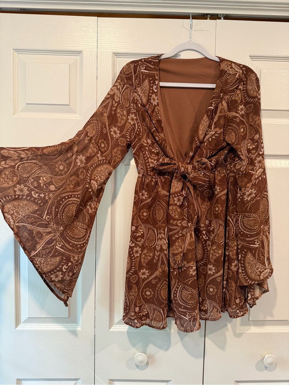 Source Unknown Brown Paisley Tie-Front Bell Sleeve Mini Dress